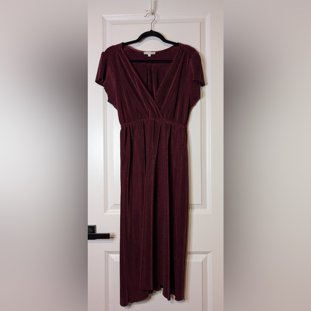 Baltic Born Burgundy Accordion Pleated Midi Dress Size Large